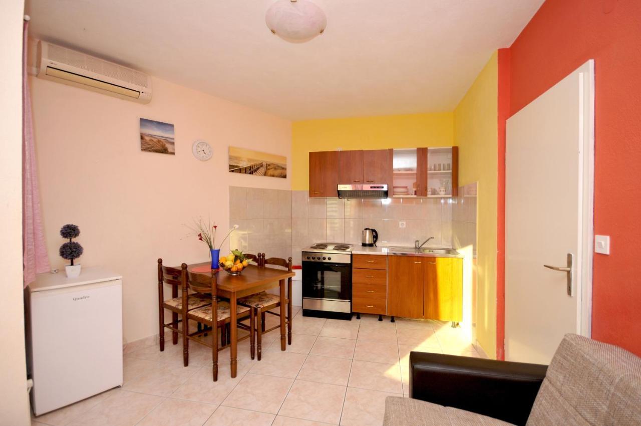 Apartments With A Parking Space Okrug Donji, Ciovo - 13732 Donji Okrug Exterior foto